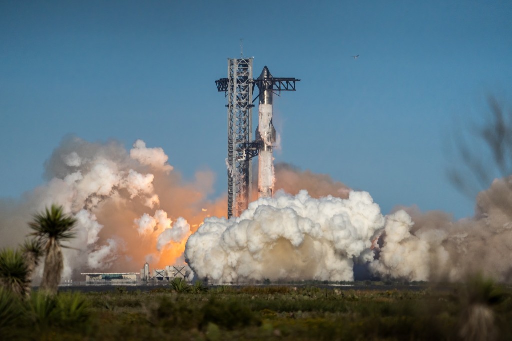 Elevated launch viewing platform with telescopes